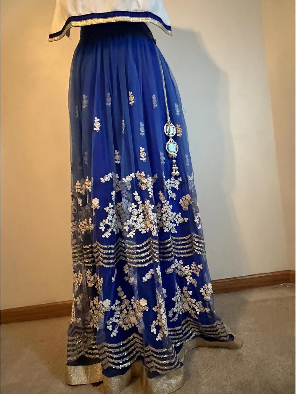 Girls Blue Silver Embroidered Indian Dress BNWT Size 8 10 - Picture 7 of 8